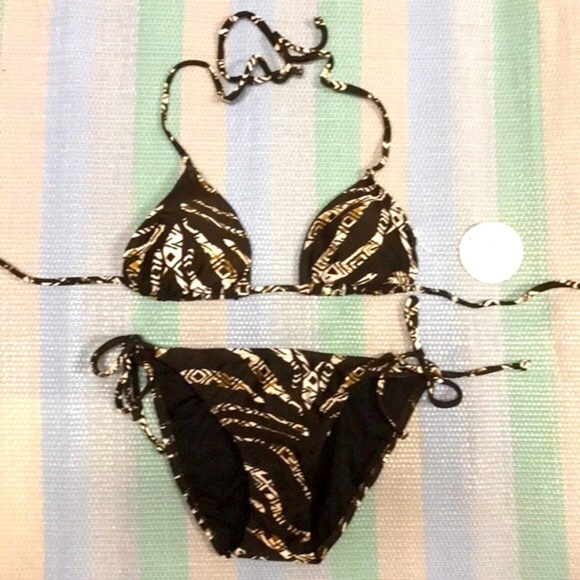 Beach Joy Size Small Triangle Side Ties Bikini Set. New With Tags - Picture 1 of 4
